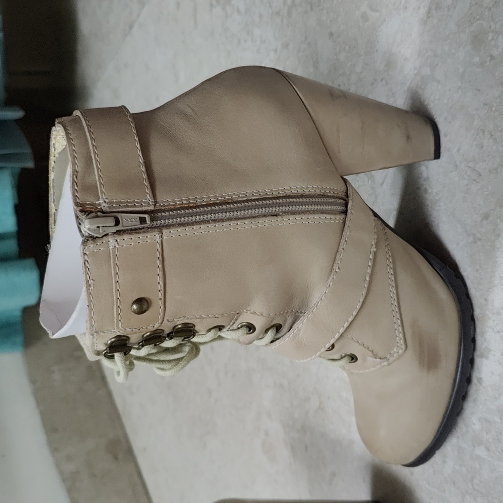 Seychelles beige boots size 38. - Picture 7 of 7